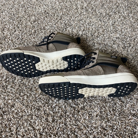 Vans Ultra range boots - Picture 2 of 7